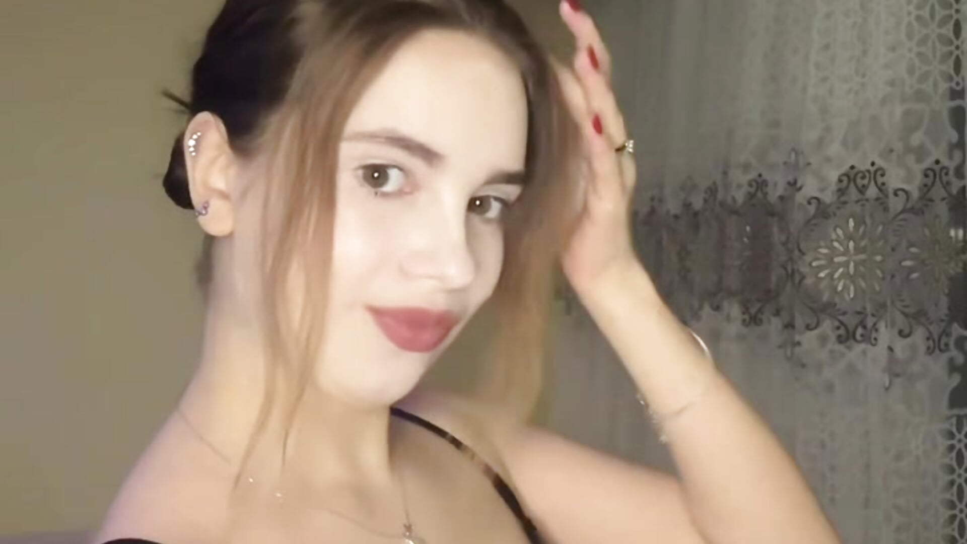 Hello for everyone  😘 - vídeo de la modelo de cam SoftIris_