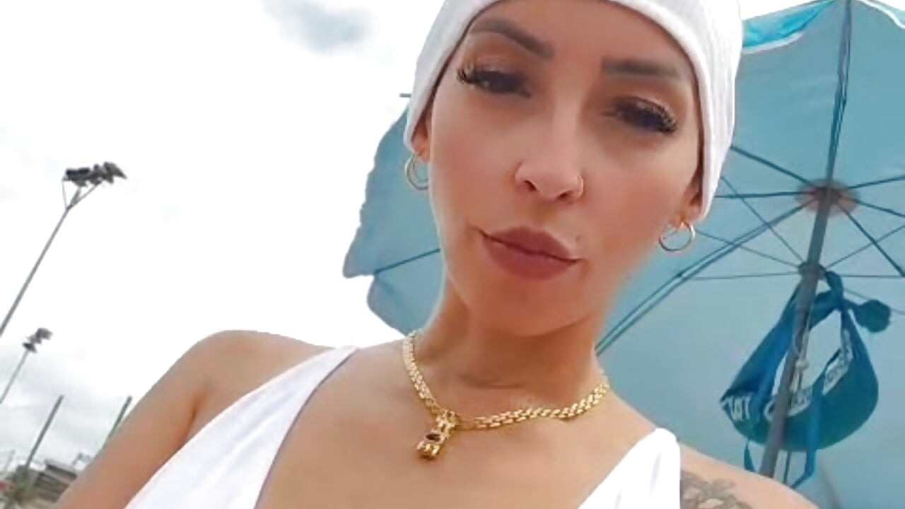 Beach - DuoLatinoLive adlı kamera modelinin videosu