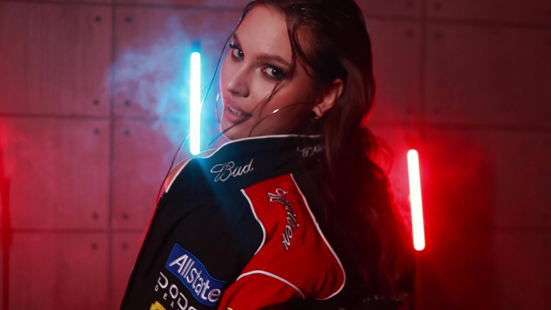 Moto Girl - clip cu AliceVersal model videochat