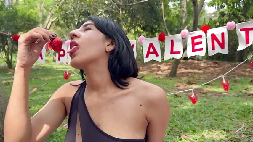 🥵 – video od webkamerové modelky Violet_rousse7