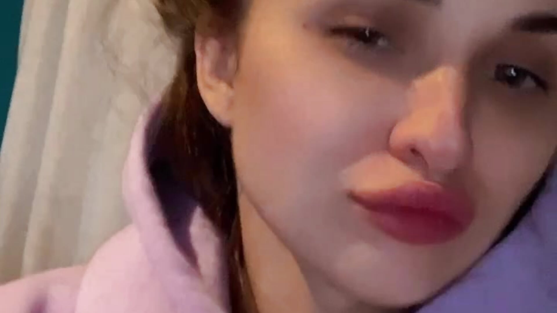 3784f00b052b49ffbbc32d8b49b5eb55 - video av ur_emelie cam-modell