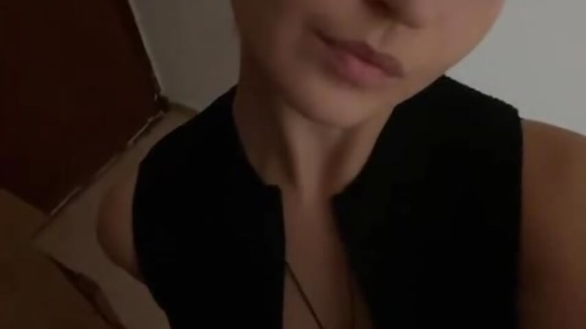 all black - video di JenySimons modella di cam