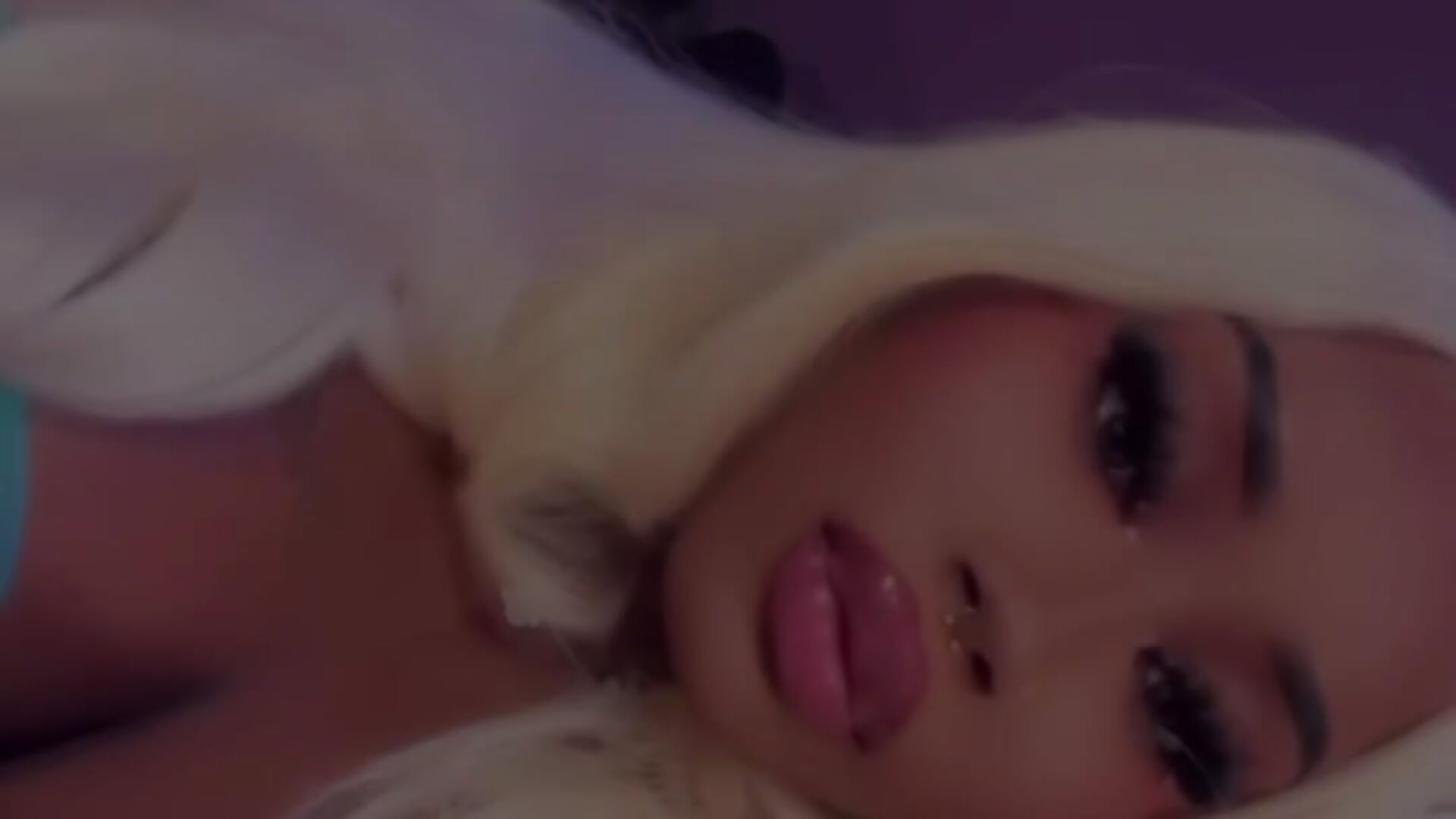 44111EF9-BA75-452B-B003-FF513365B9C4 – video modela na kameri kashninaaa