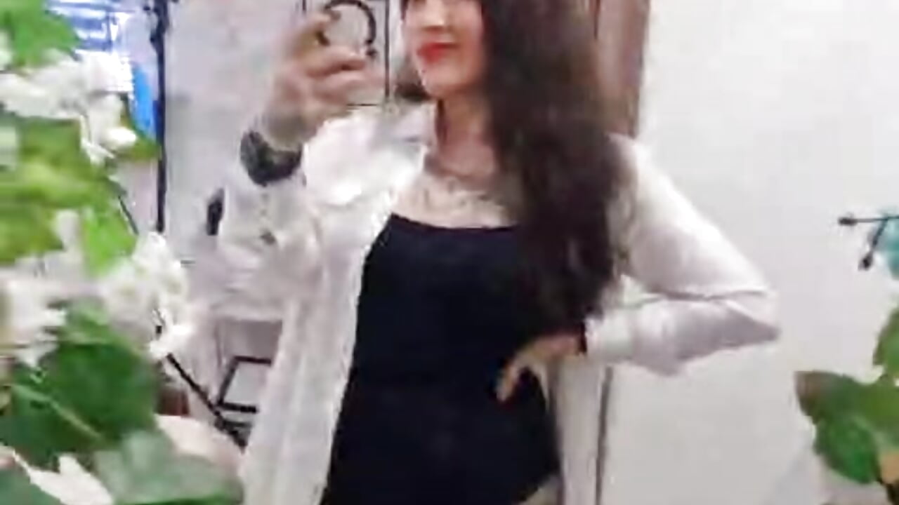 Simone Cute - video by simone_boss cam model