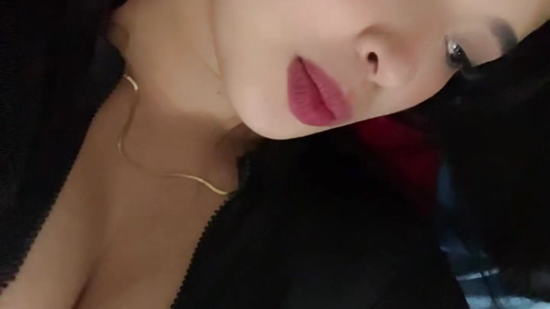 c648f6d72e3947cb8bdbd0bbc2495dd4 - відео від вебкаммоделі selene_roux