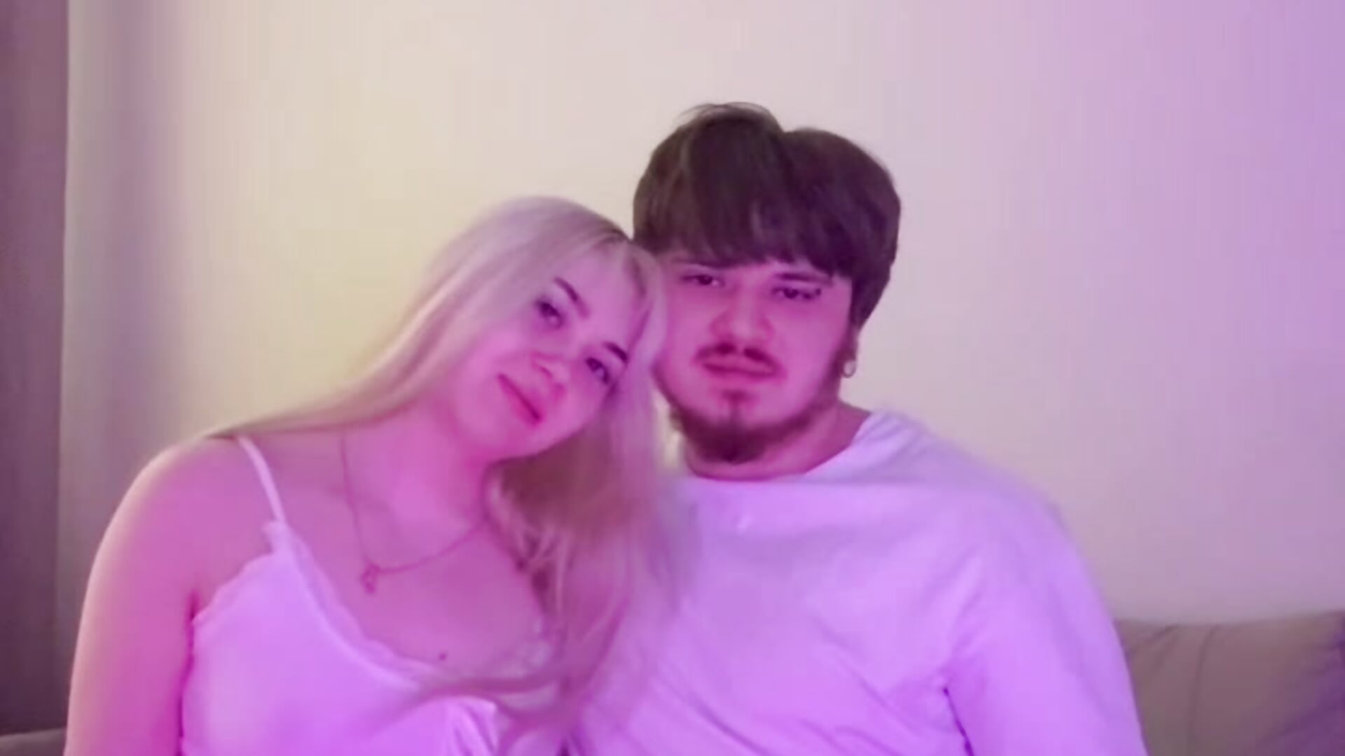 Two hearts, one vibe" 💓🎶 – видео вебкам-модели Mark_and_Jennie