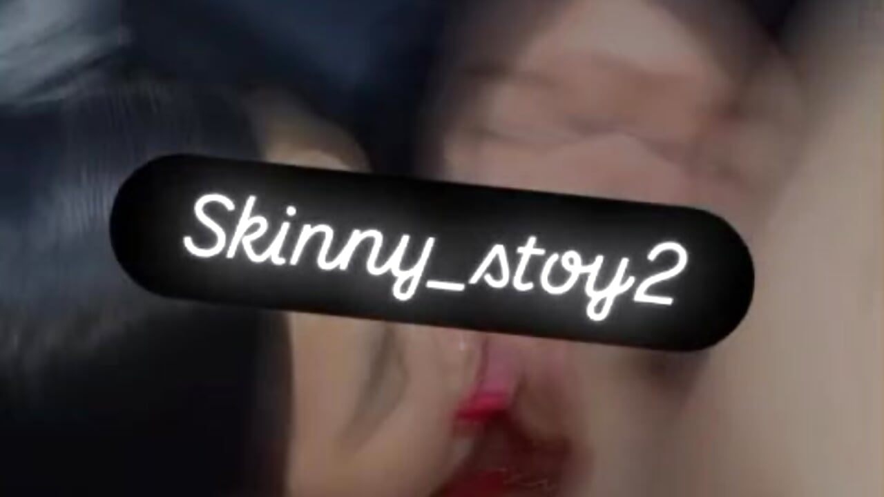 SKINNY_TOY2 - vídeo de la modelo de cam skinny_toy2