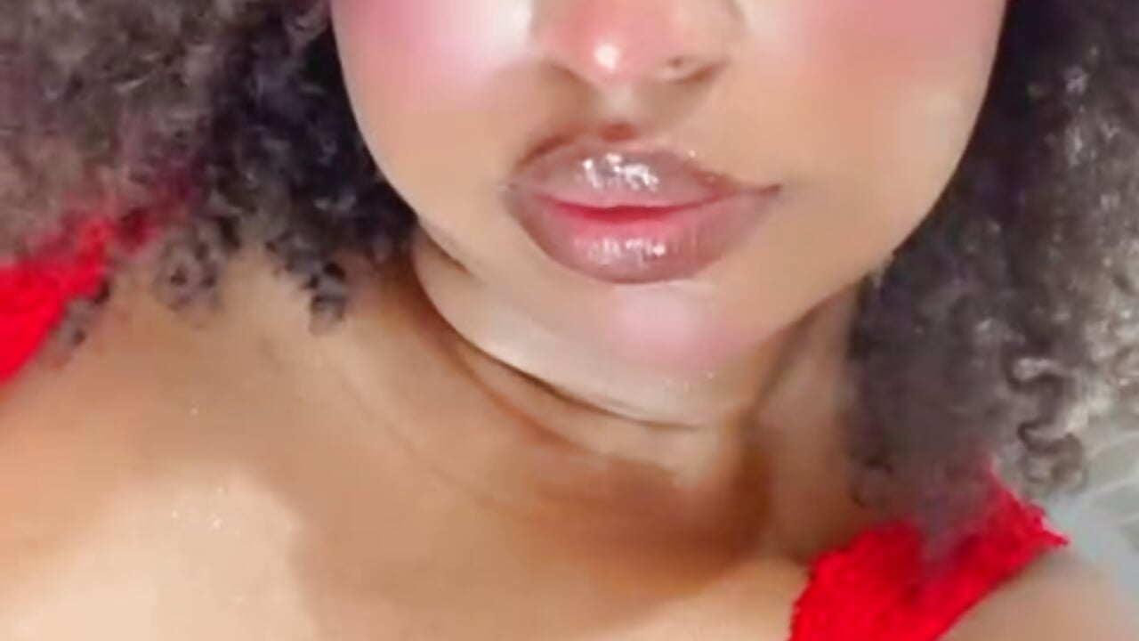 Sexy Rose - vidéo du modèle de showcams Genesiss23