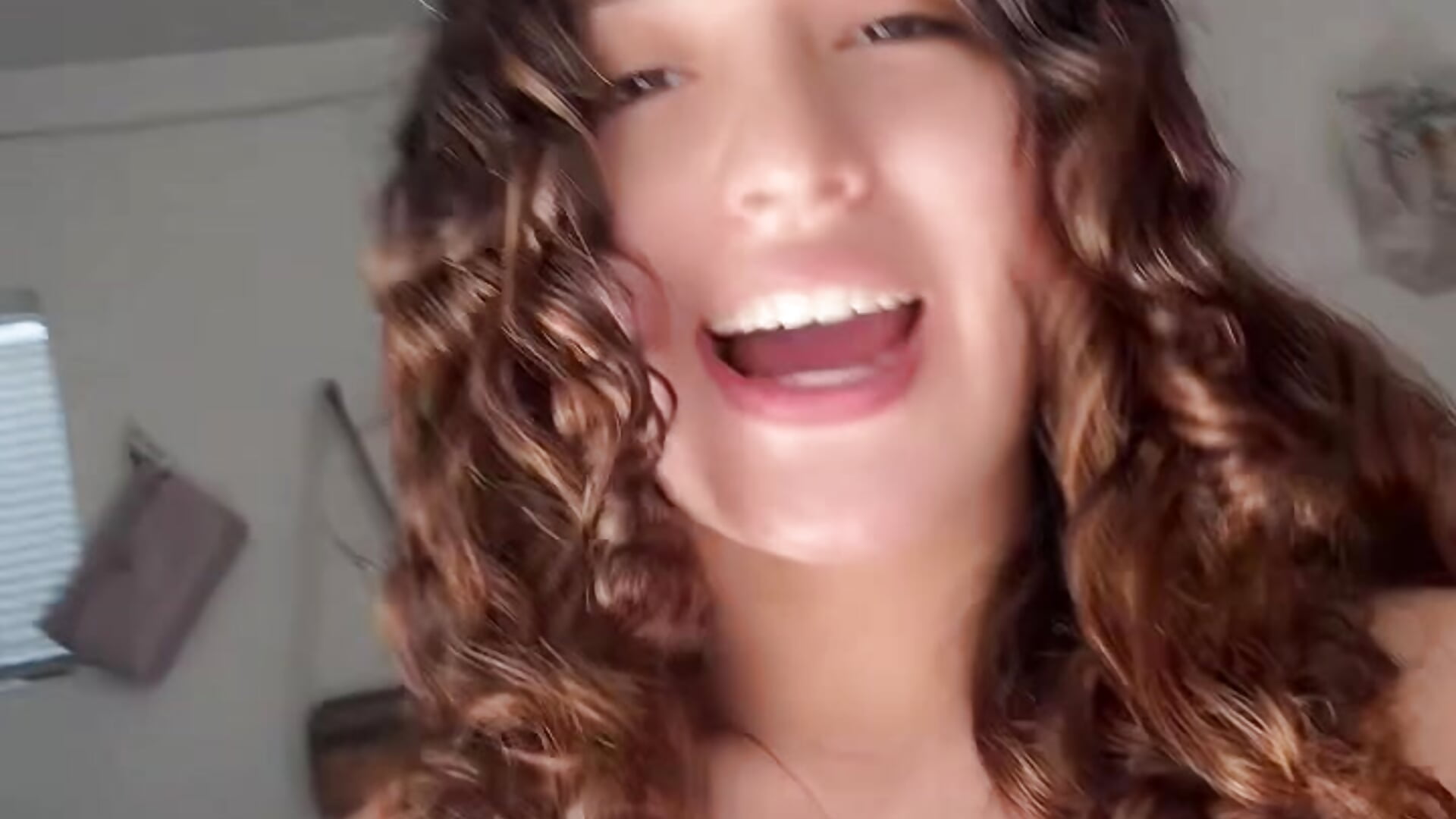 42e7c10809c54e4b8d759cbbd740c20f – video modela na kameri tokichaxhot