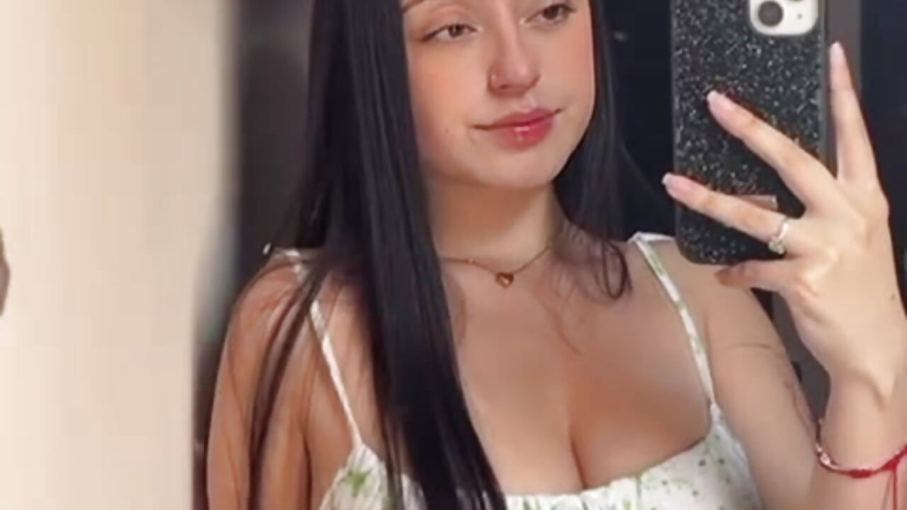 LOOKING FOR LOVE – video od webkamerové modelky abbyyangell_