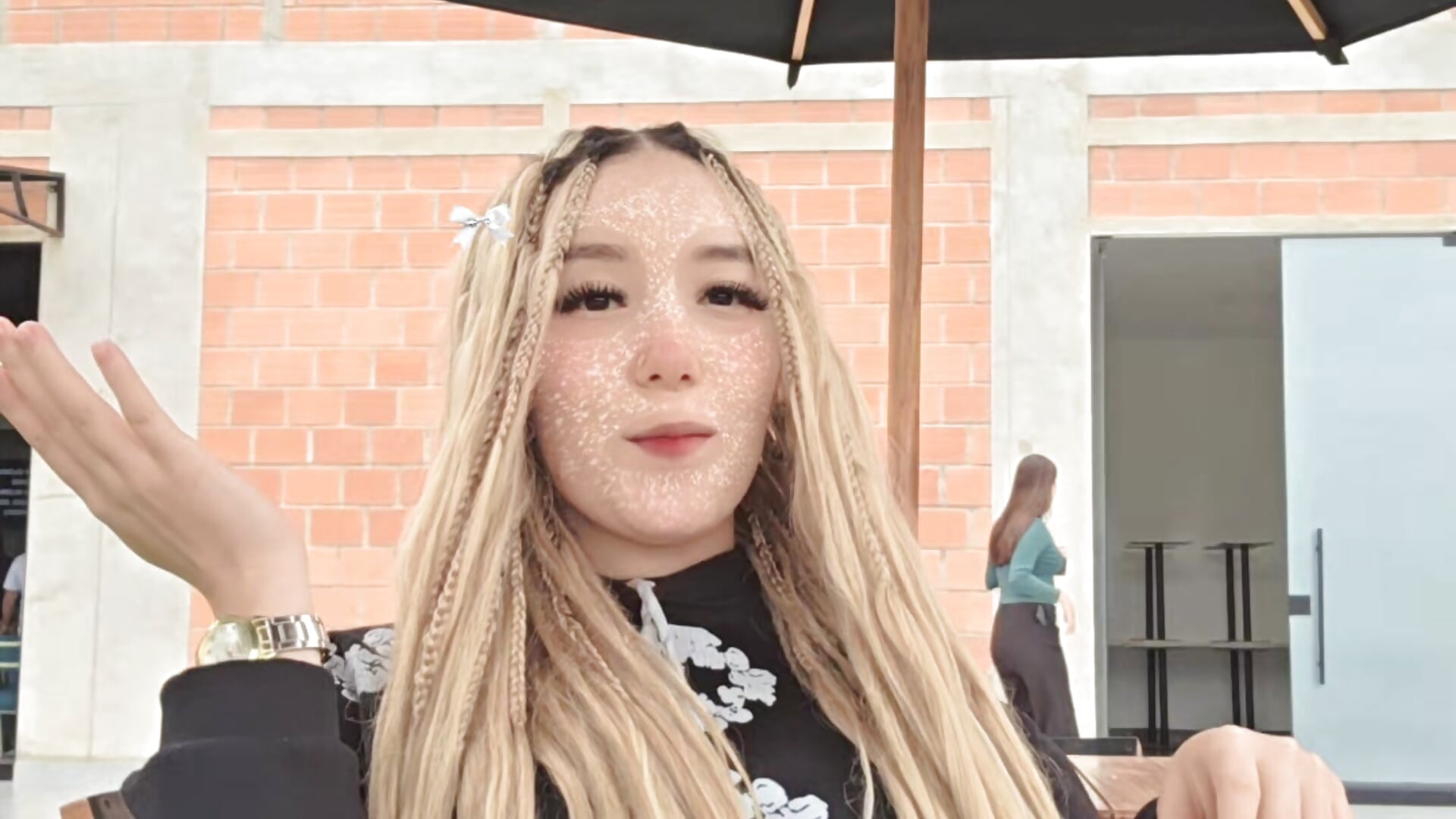 😍 - video by alaia_princess cam model