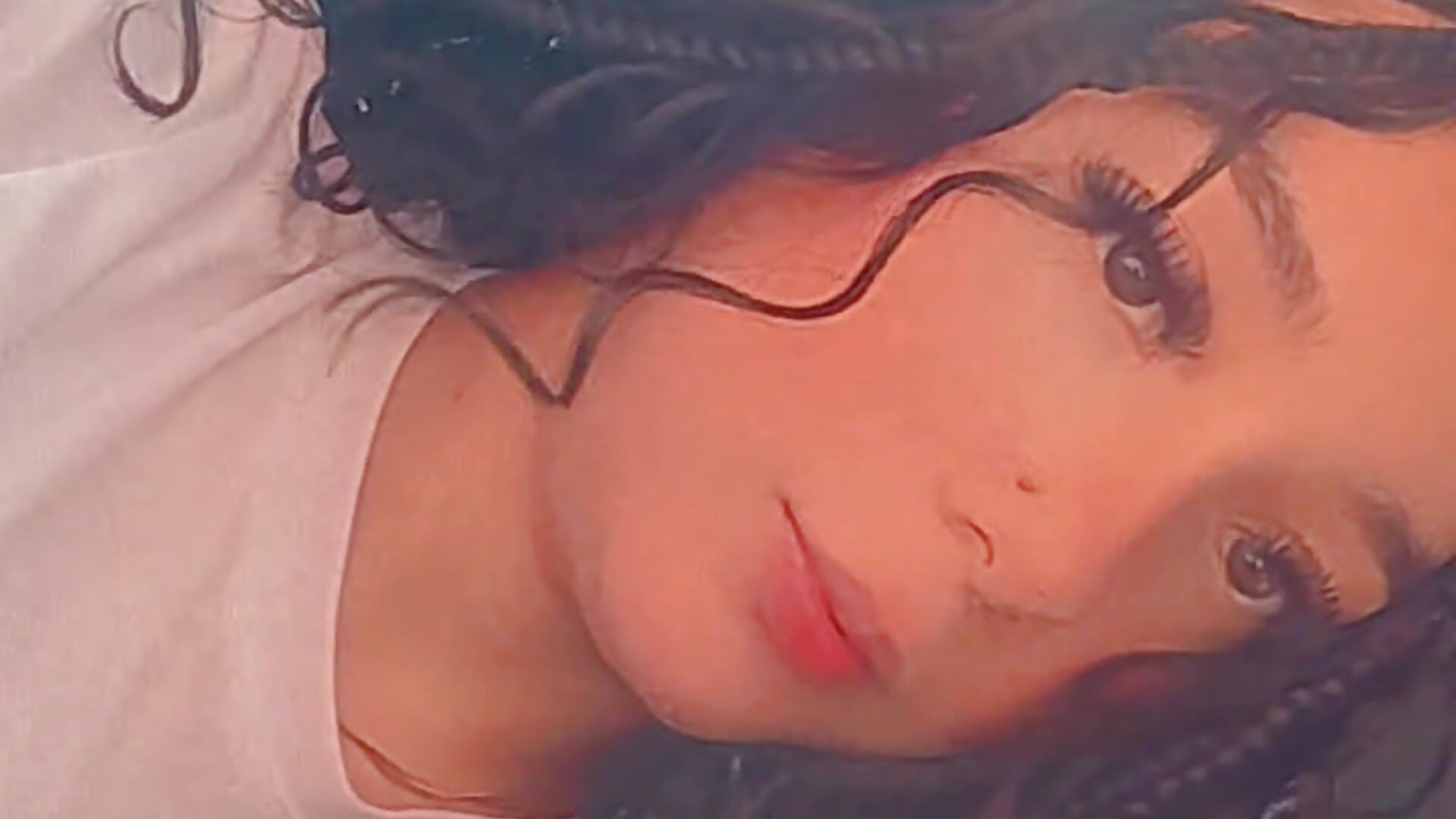 1002376557.mp4 - วิดีโอโดย alaia_princess โมเดลแคม