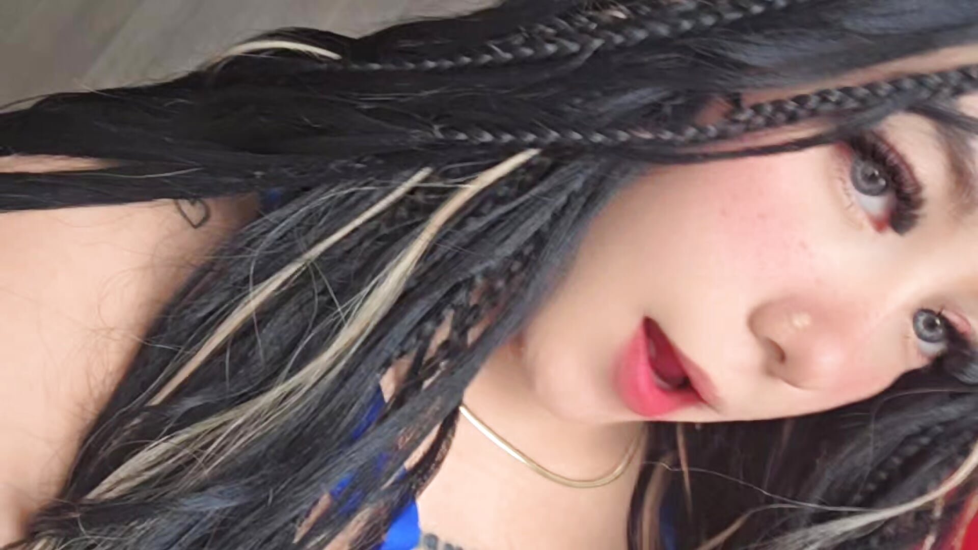 1002533762 - vídeo de alaia_princess modelo de câmara