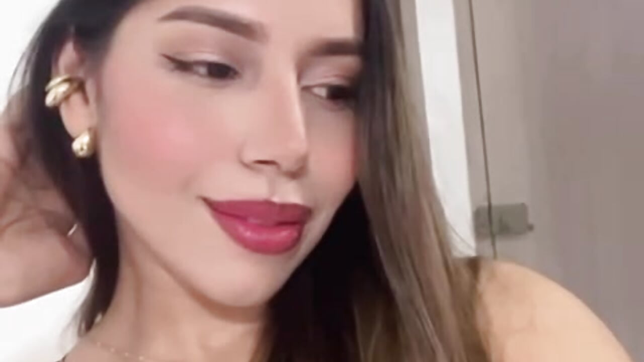 WhatsApp Video 2026-01-22 at 9,42,02 PM - video honeybrunette kameramallilta