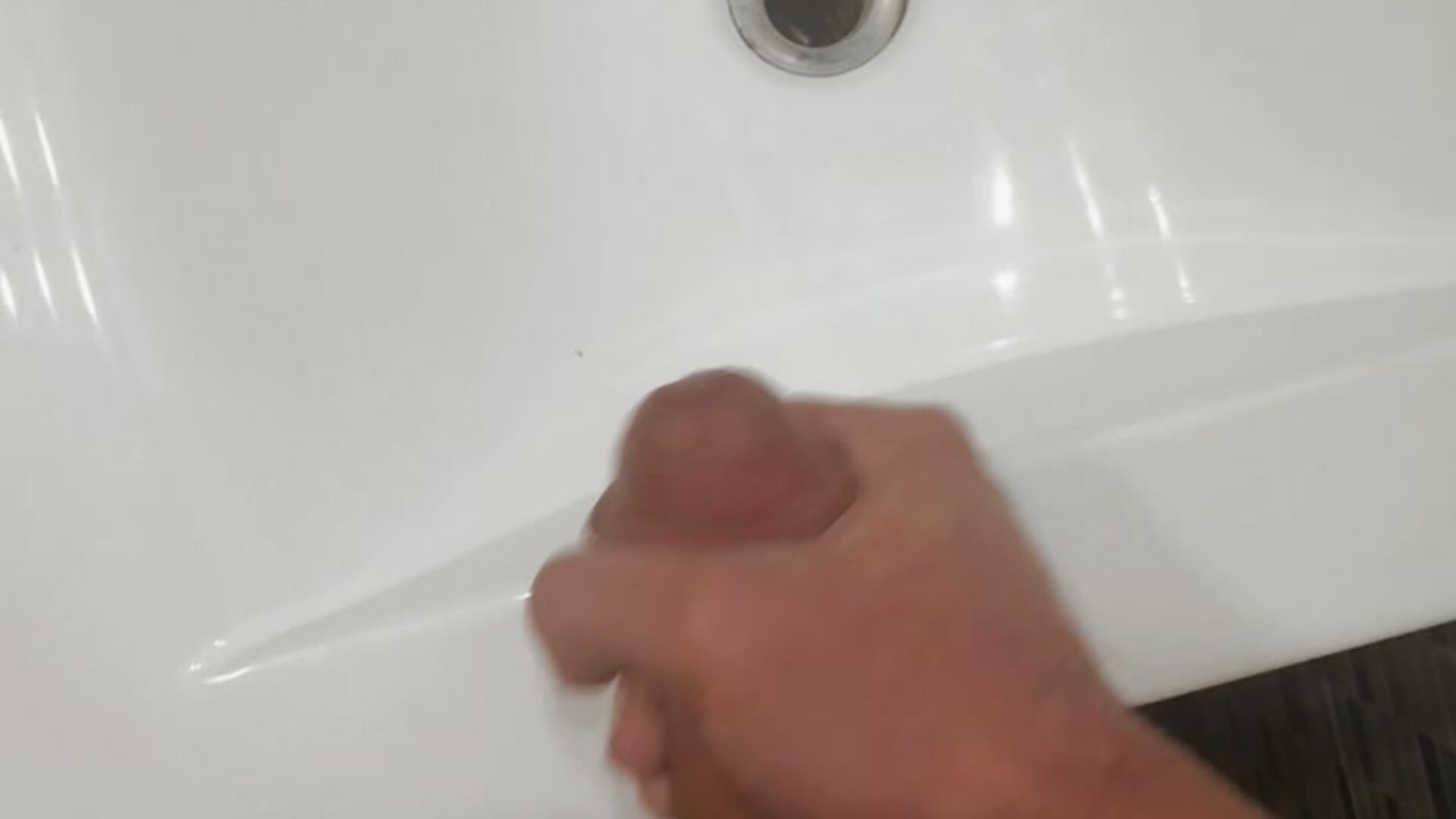 J’ejacule dans mon lavabo - cumkingdz  캠 모델의 동영상