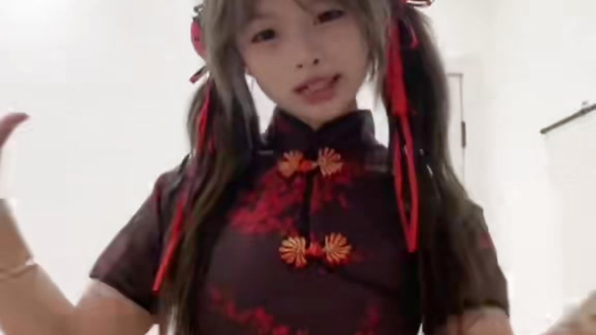 你的小萝莉 - vídeo de la modelo de cam F-Yearn