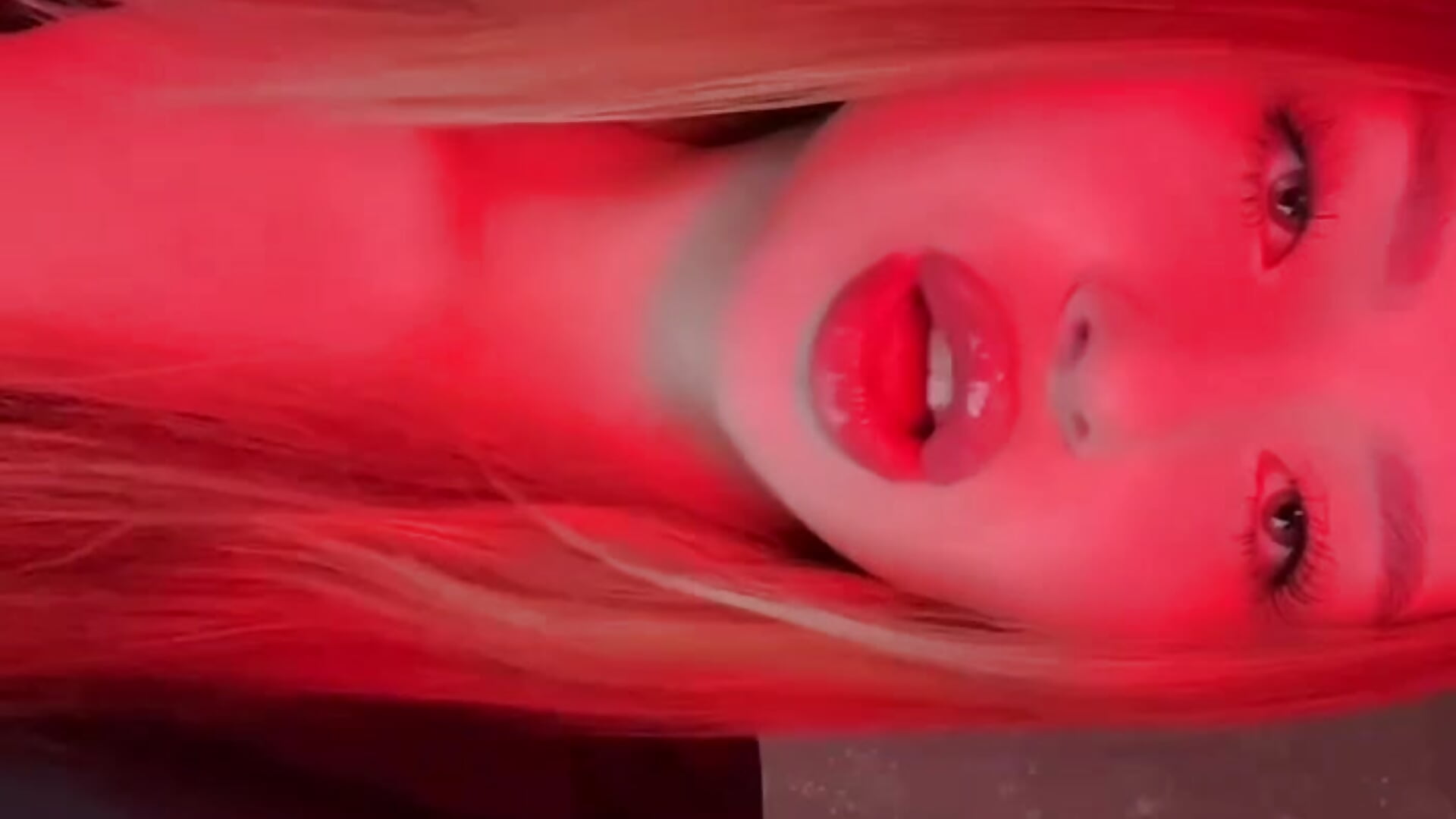 I'ts me - video di wOw_lun modella di cam