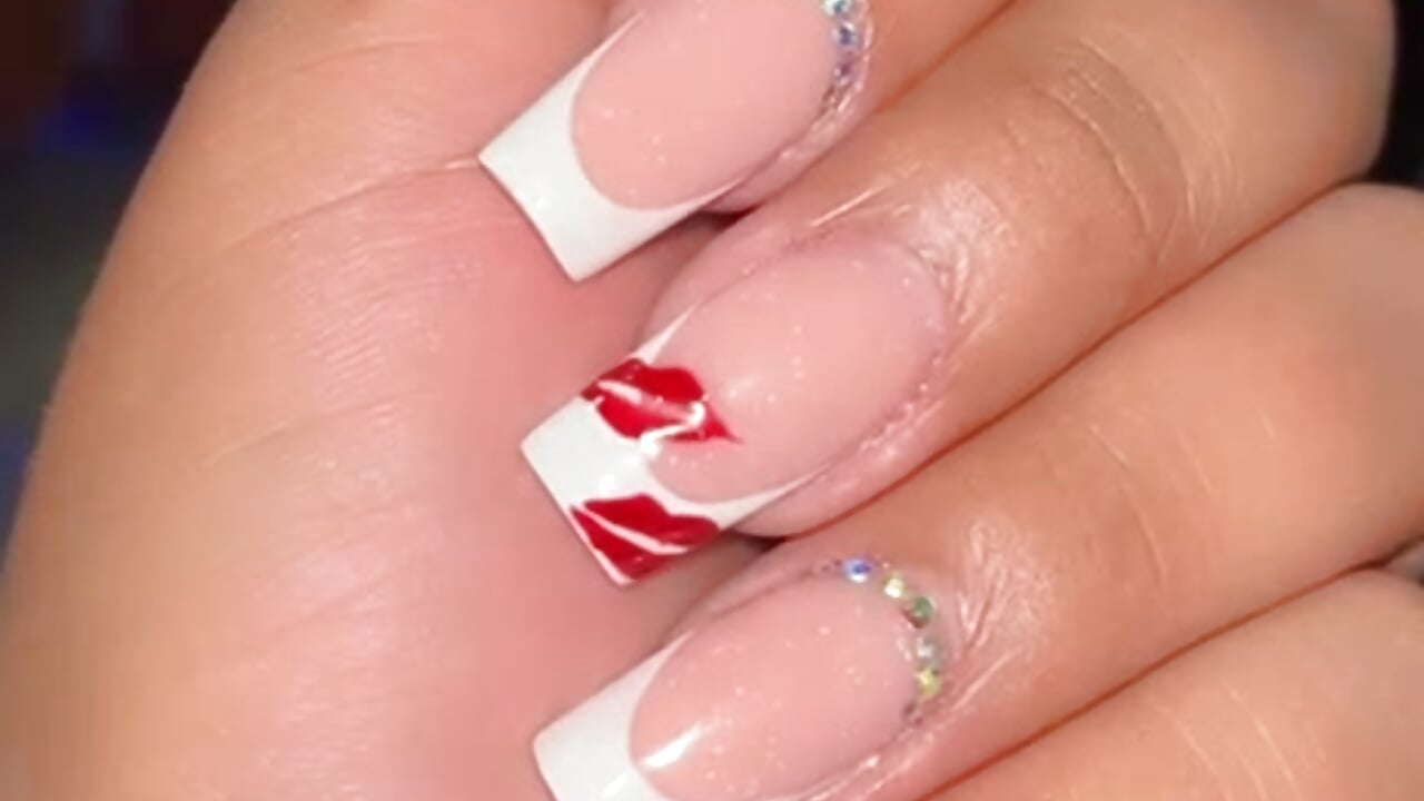 pretty nails – video af Maia_Hotts cam-model