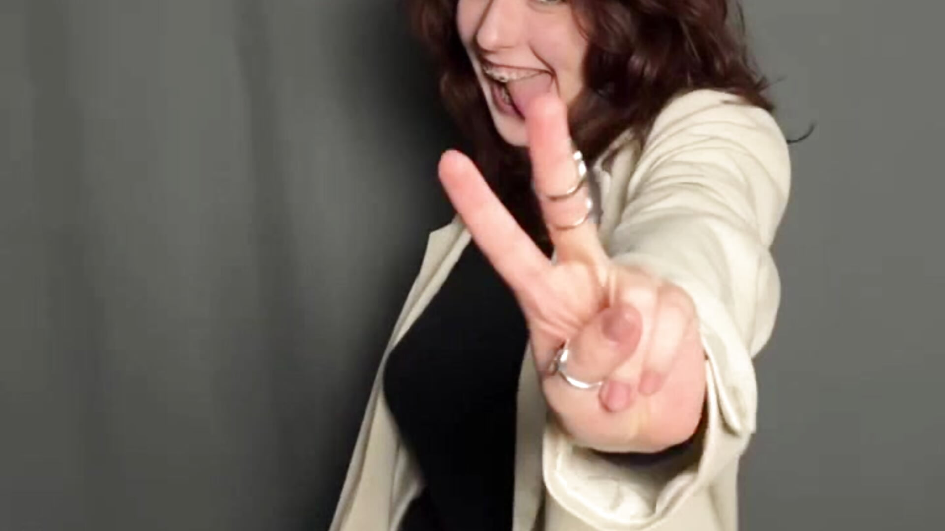 just me - video by LeciaCarin cam model