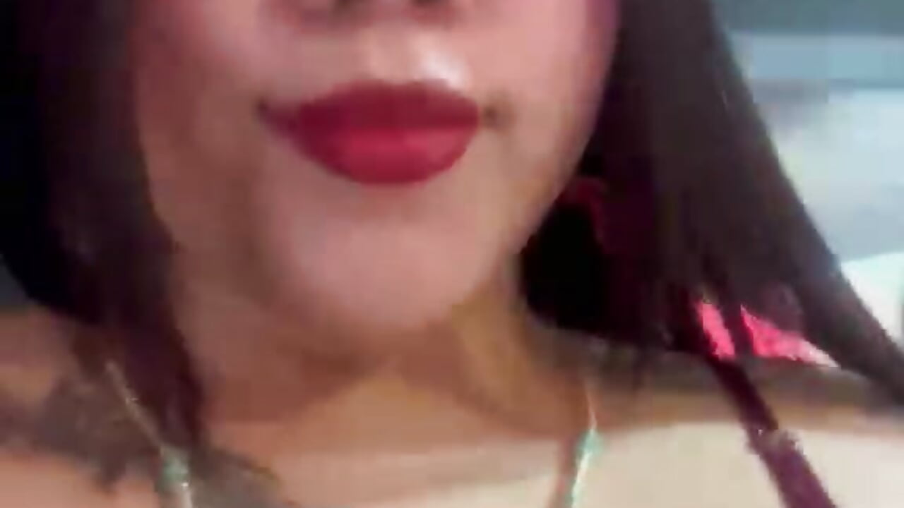 I’m feeling something… and I think you are too 😏💦 - video di AuroraRosee modella di cam