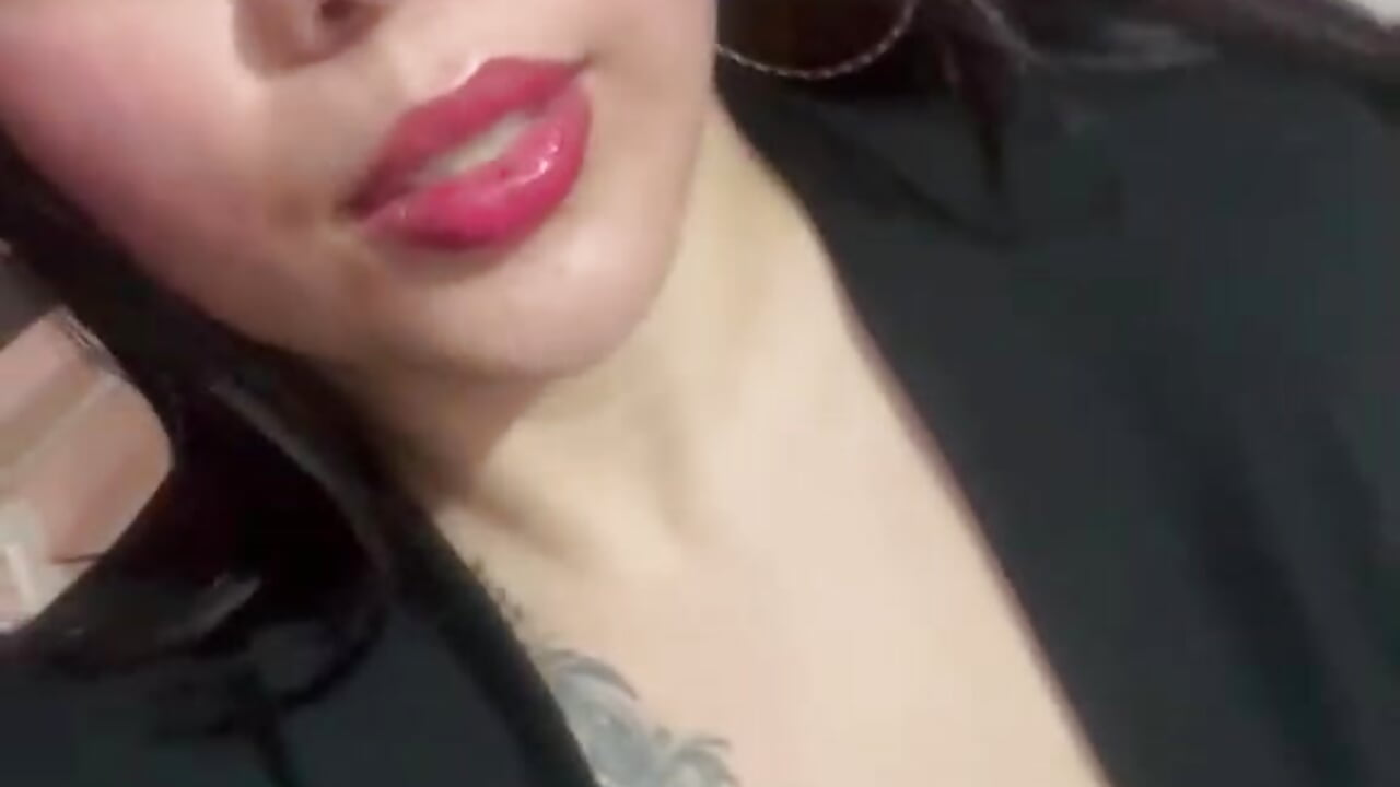 A video full of intense looks and craving for more - video by AuroraRosee cam model