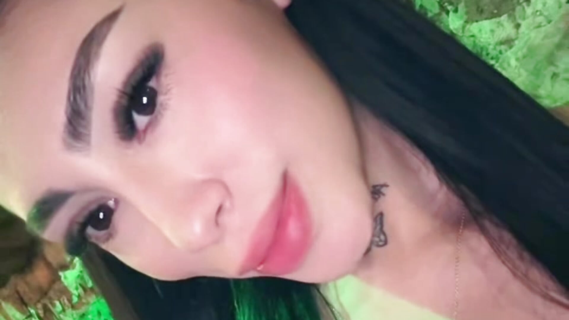 I LOVE IN PUBLIC 😈 – video od webkamerové modelky Bonny_Eva