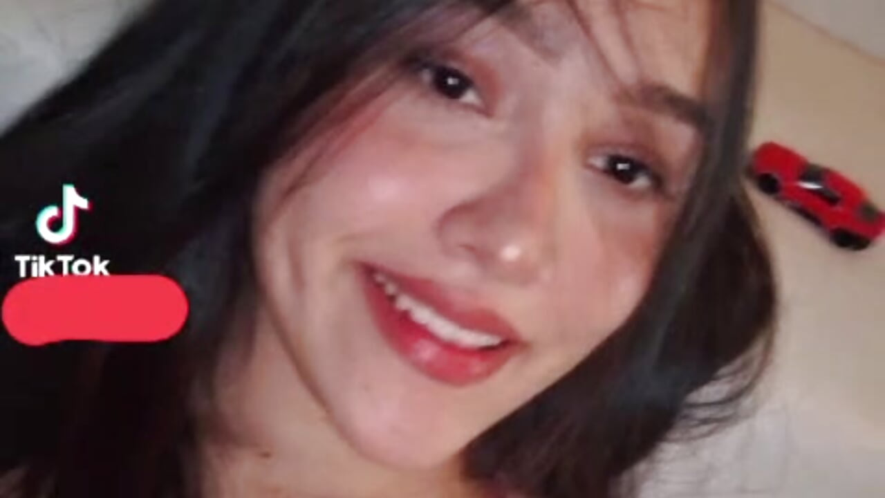 KISSES– valeryy_herrera kameramodell videója