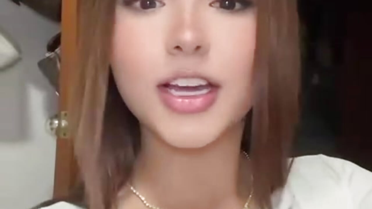 welcome - video by samanthasaenz_ cam model