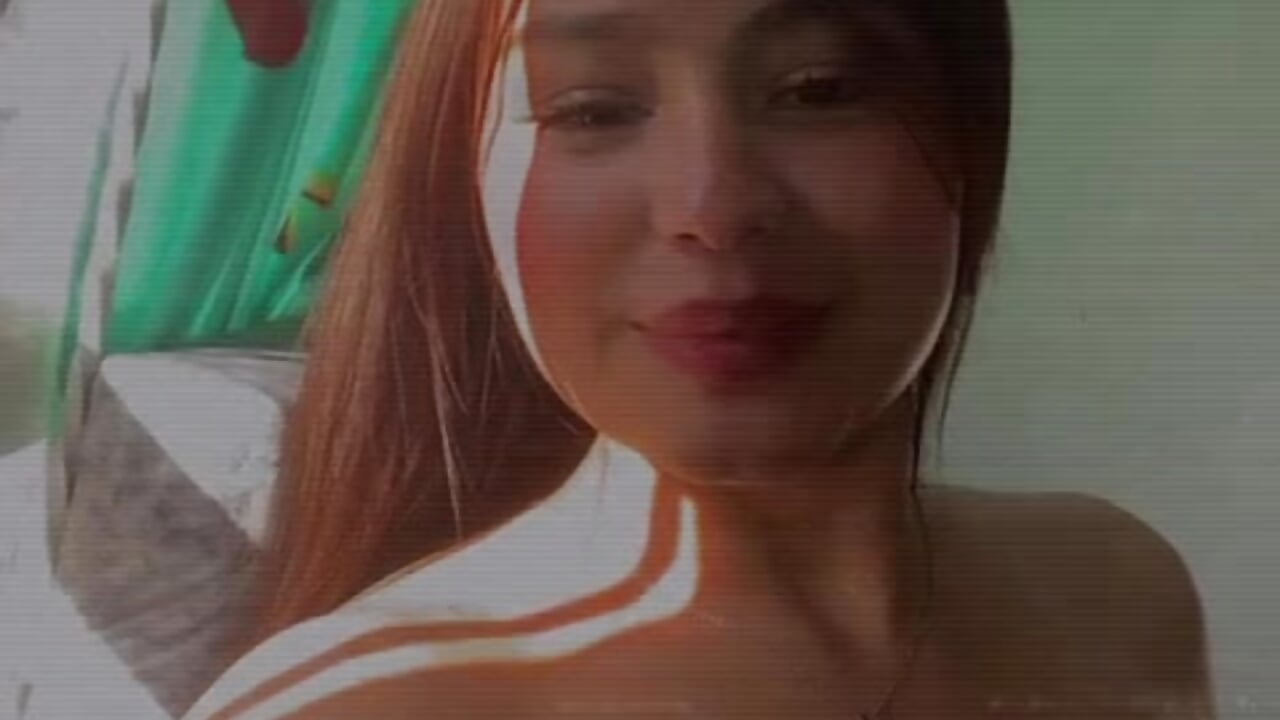 👅 - video Viioleta__ kameramallilta