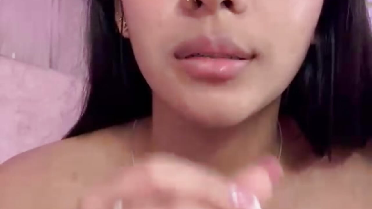 I caress your cock with a lot of saliva🍆💦