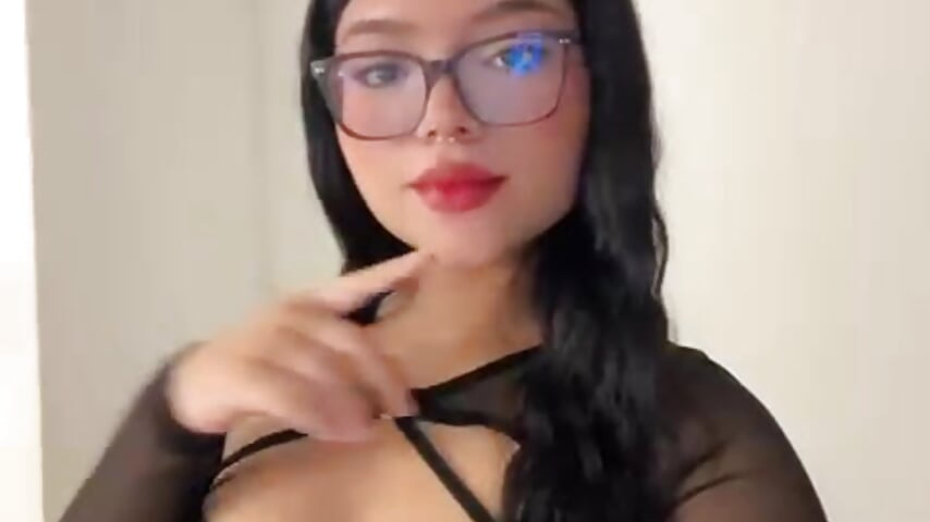 Do you like my look? It looks much better from below... - video van SamantthaRosxe cam-model