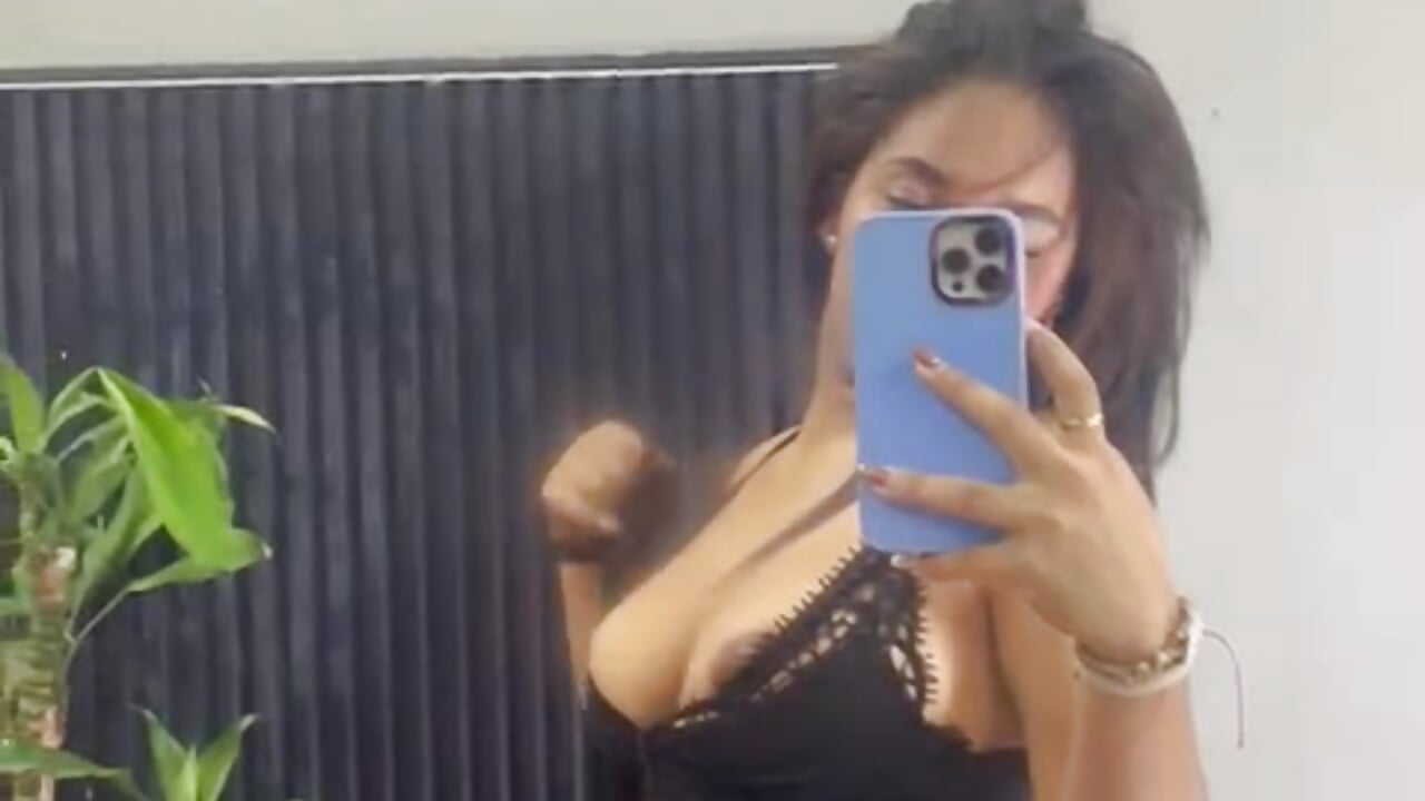 Oh god🥴 - فيديو من Tiffany-Jones موديل الكام