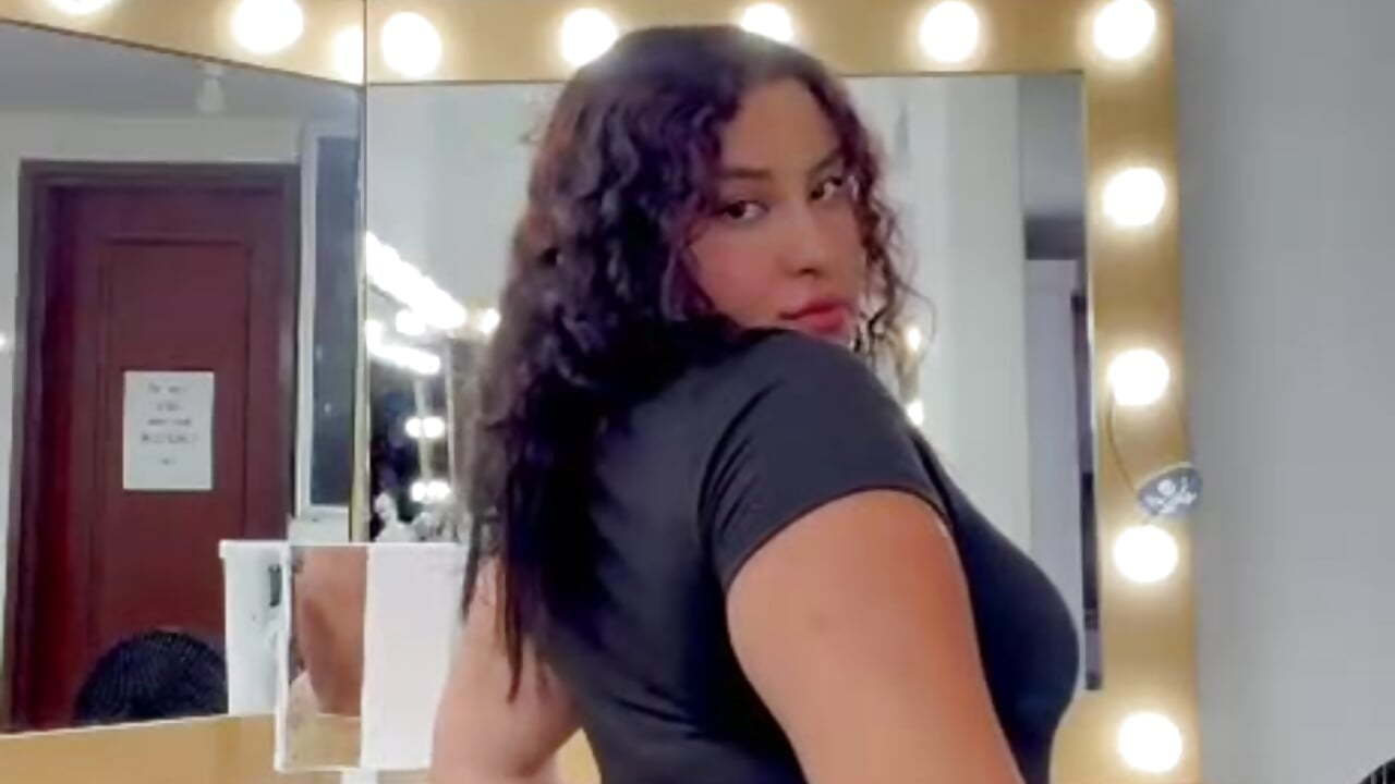 I want you in my room!😍🔥 - video by yaragarcia cam model