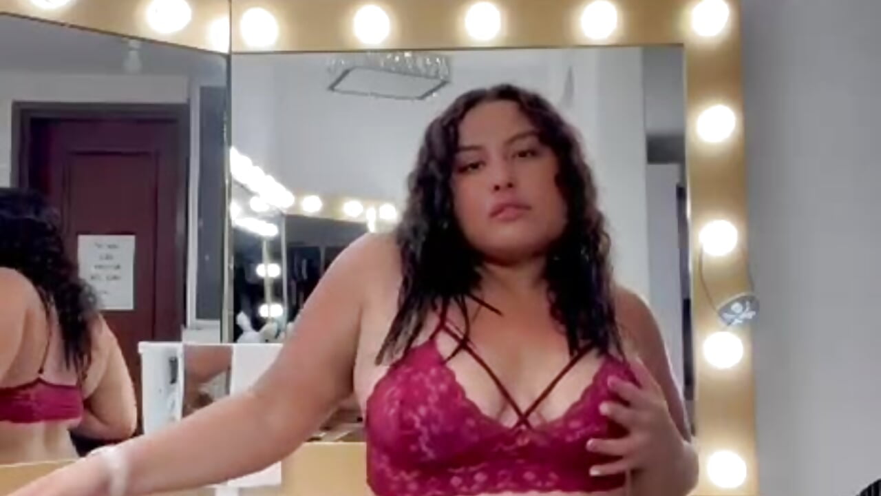 With a lot of energy for you😈 - video by yaragarcia cam model