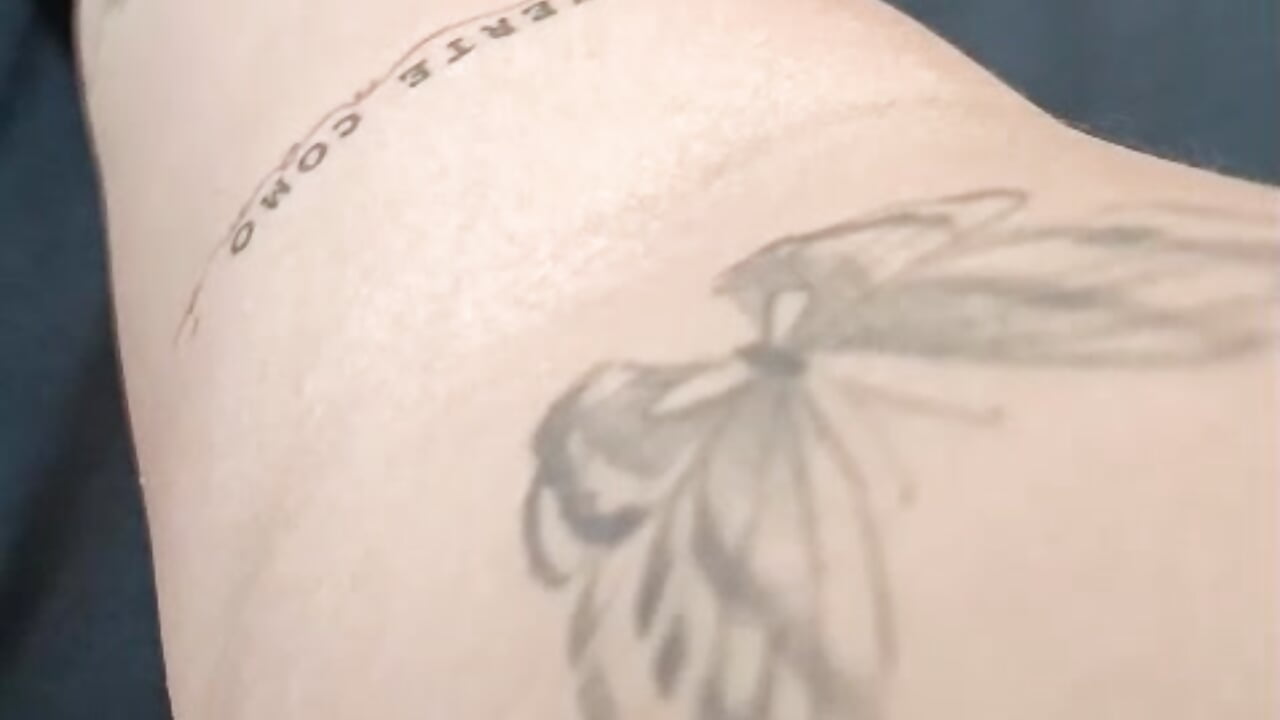 tatuajes - vídeo de la modelo de cam Saray__cloverr