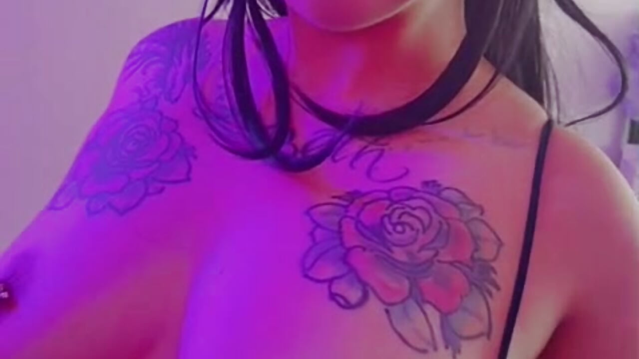 Every piercing is a temptation. I have one hidden away. Do you dare to look for it? 😏💋 - ক্যাম মডেল _Vermell_-এর ভিডিও