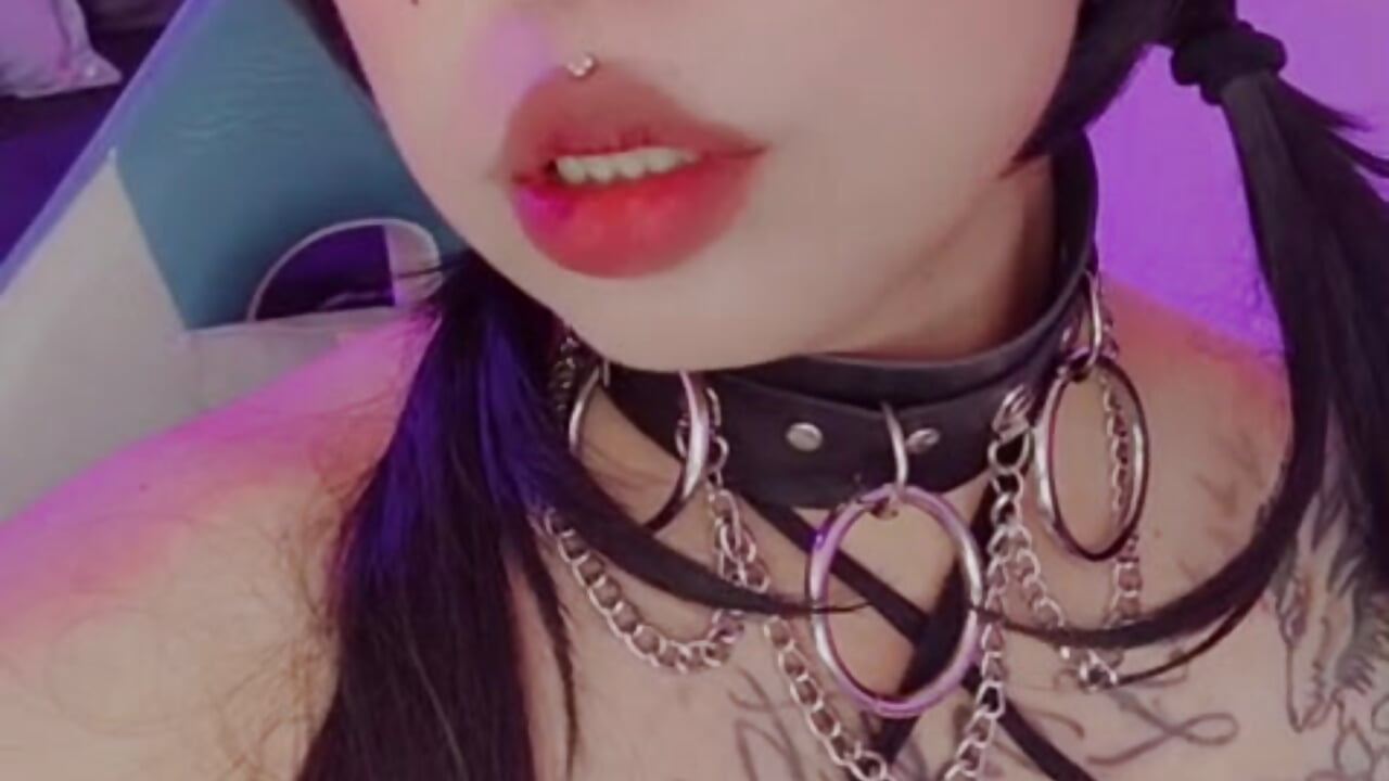 I want your pleasure, I want everything from you, you make me feel so naughty - video _Vermell_ kameramallilta