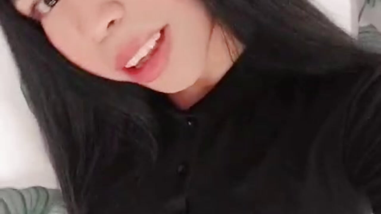 sexy - video by kim_anaira cam model