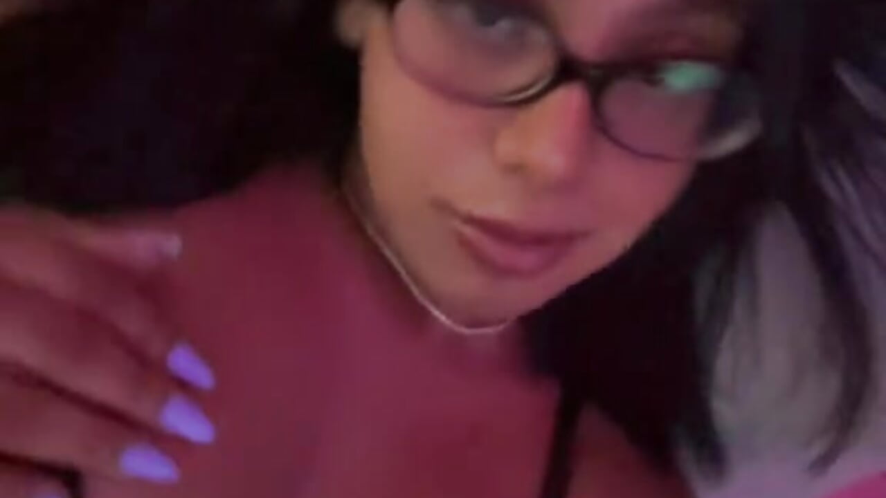 v1c044g50000d5lh9ovog65nnl51tqvg - video by moreninhasafadi cam model