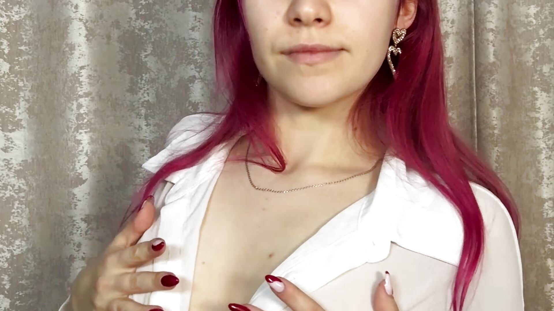 Dancing in a shirt!(Nipp) - video av Cutie_Ellis cam model