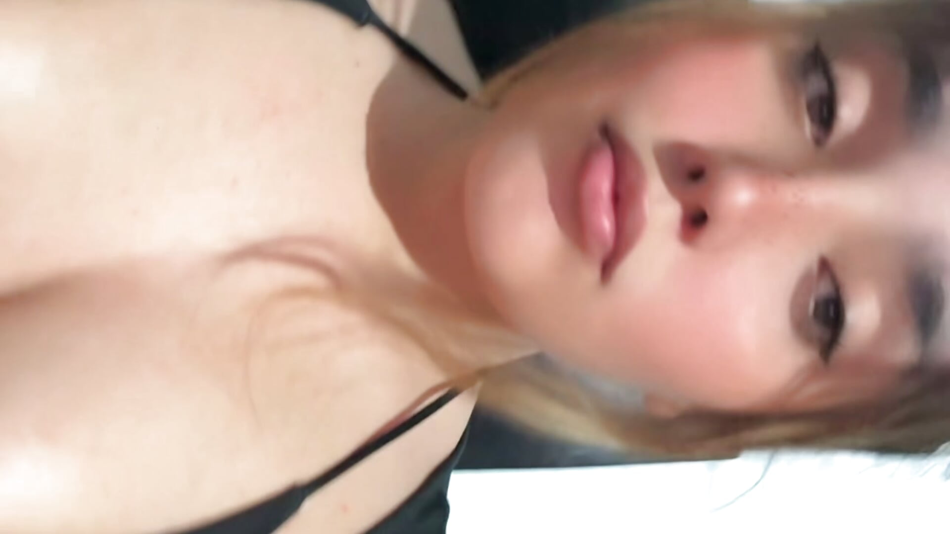 Kiss 😘 - 視頻由 Sofi_voss 主播提供