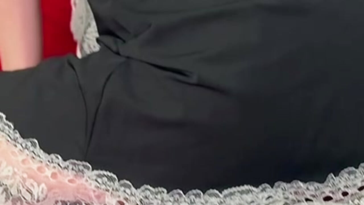 sexy maid - відео від вебкаммоделі CrystalLili