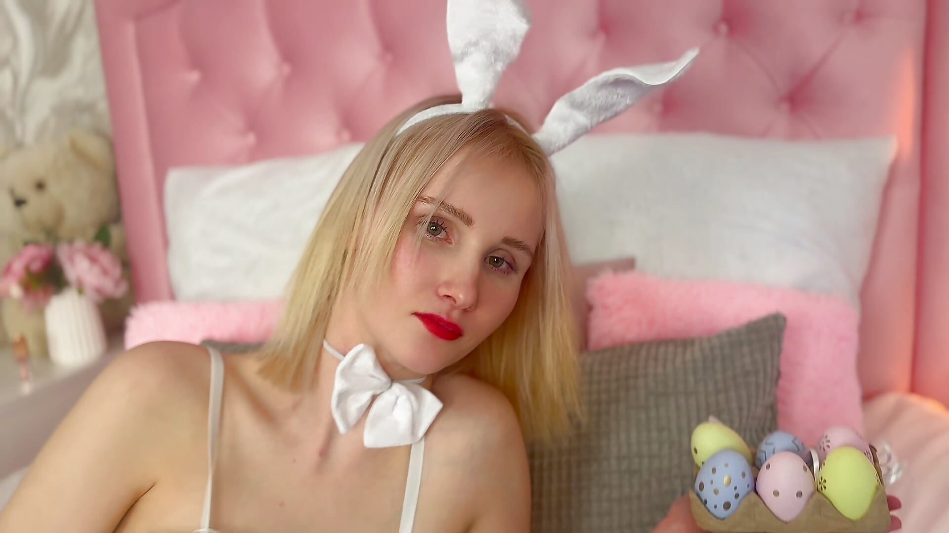 Happy Easter - video by CrystalLili cam model