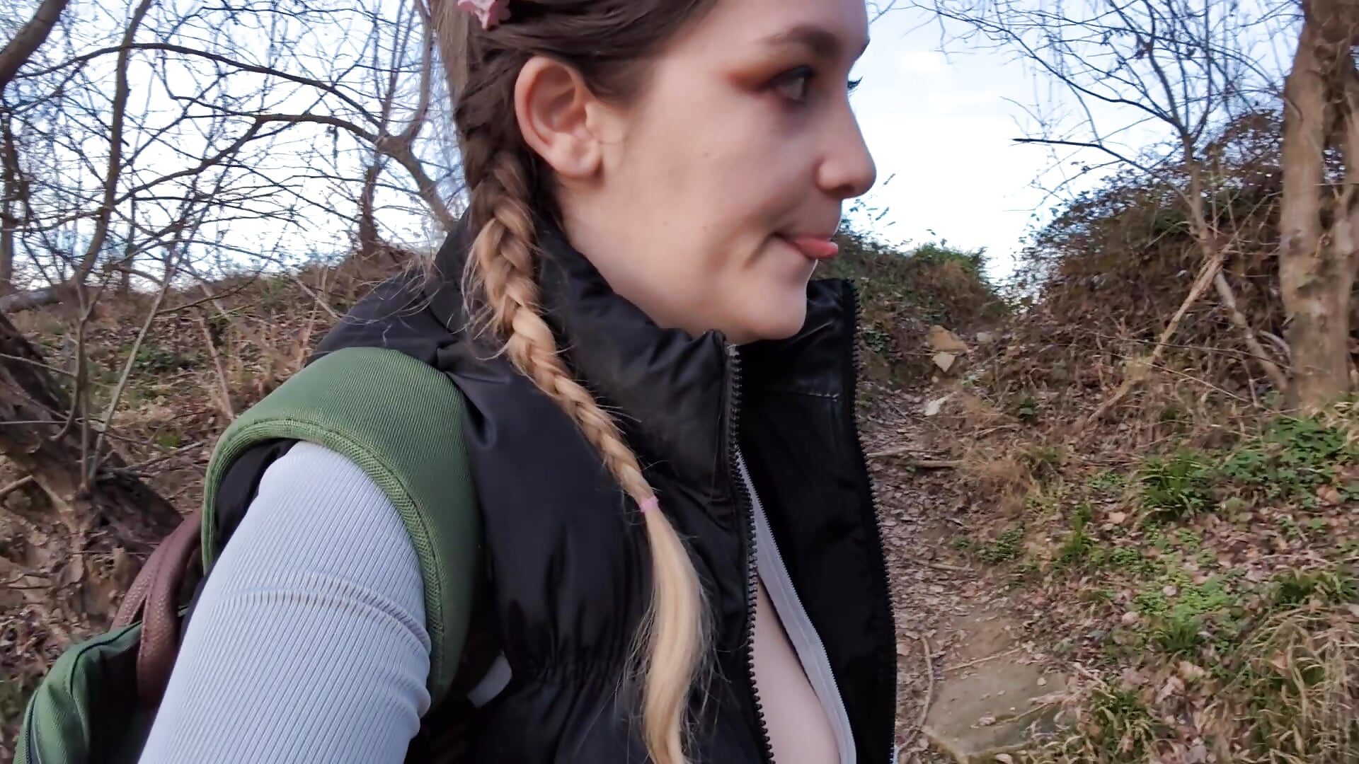 Exhibitionist Forest DP with Bananas – Double Fruit Insertion Vaginal & Anal Adventure - vidéo du modèle de showcams AnastasiaDelacour