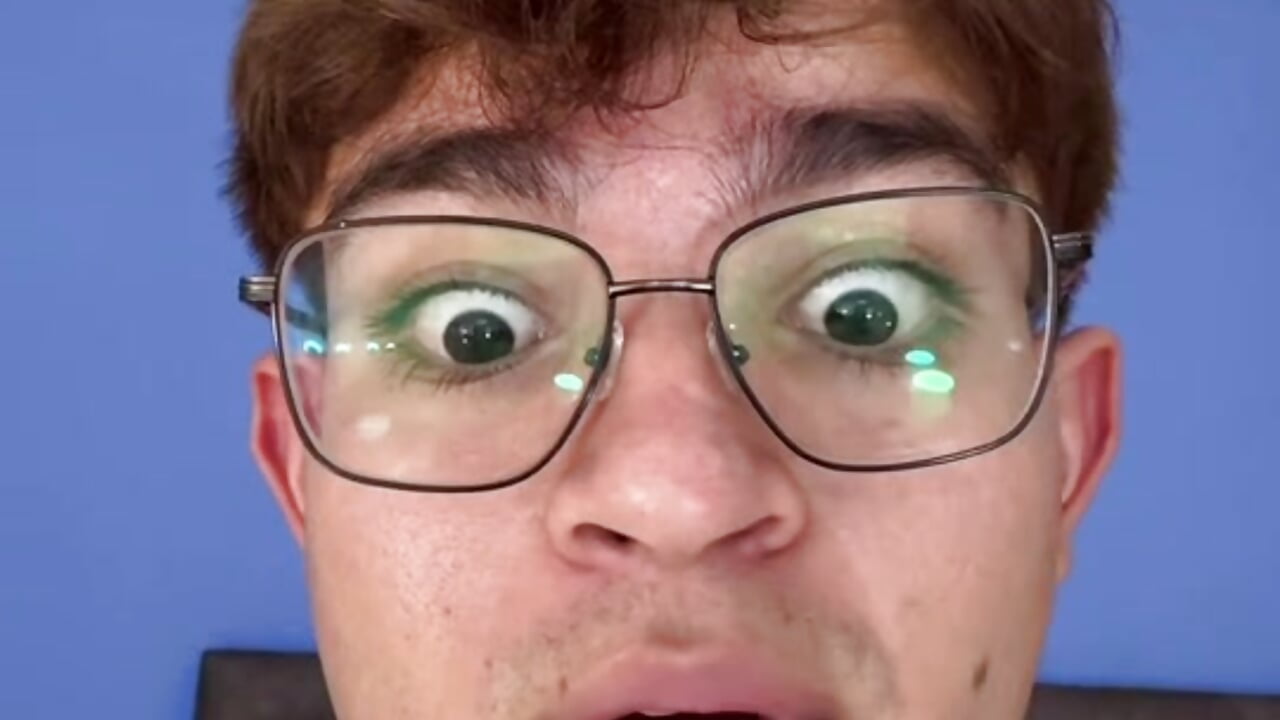 c7fbc179e9624b5ca213b35d75c66fbd - video av simon_lambert_ cam-modell