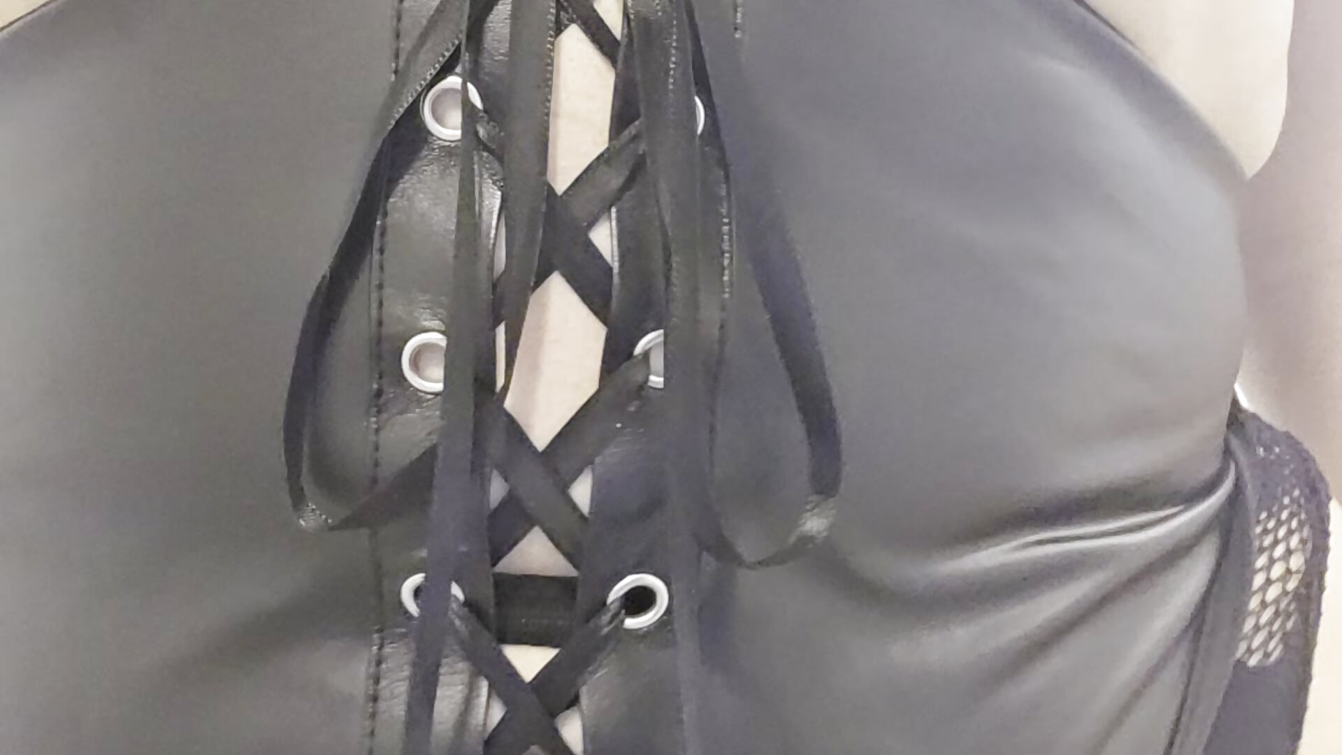 Belly button - video by CurvyTurkishAsena_xx cam model