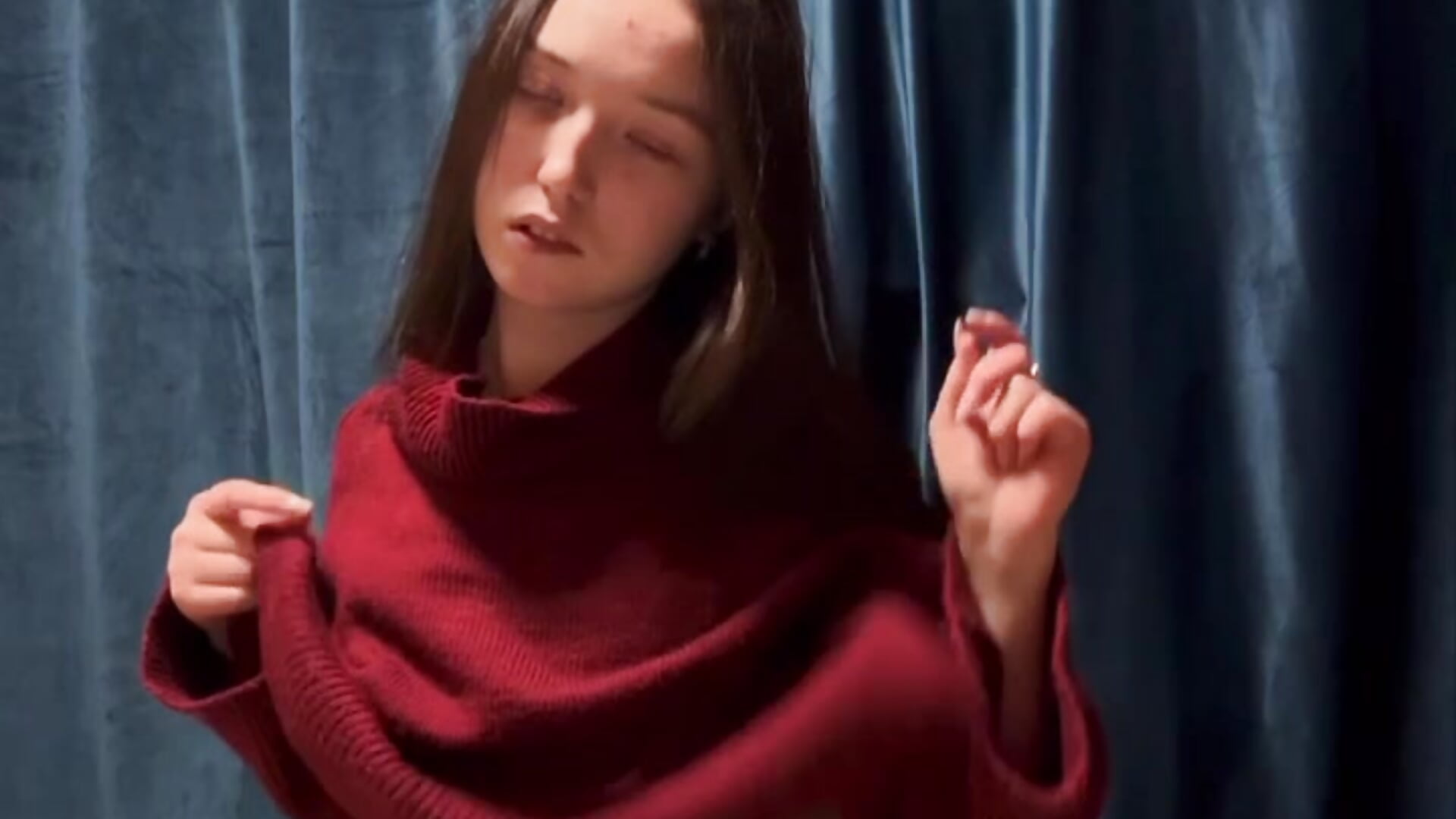 I'm very hot in this jacket ^^ - vidéo du modèle de showcams CassieMauzy