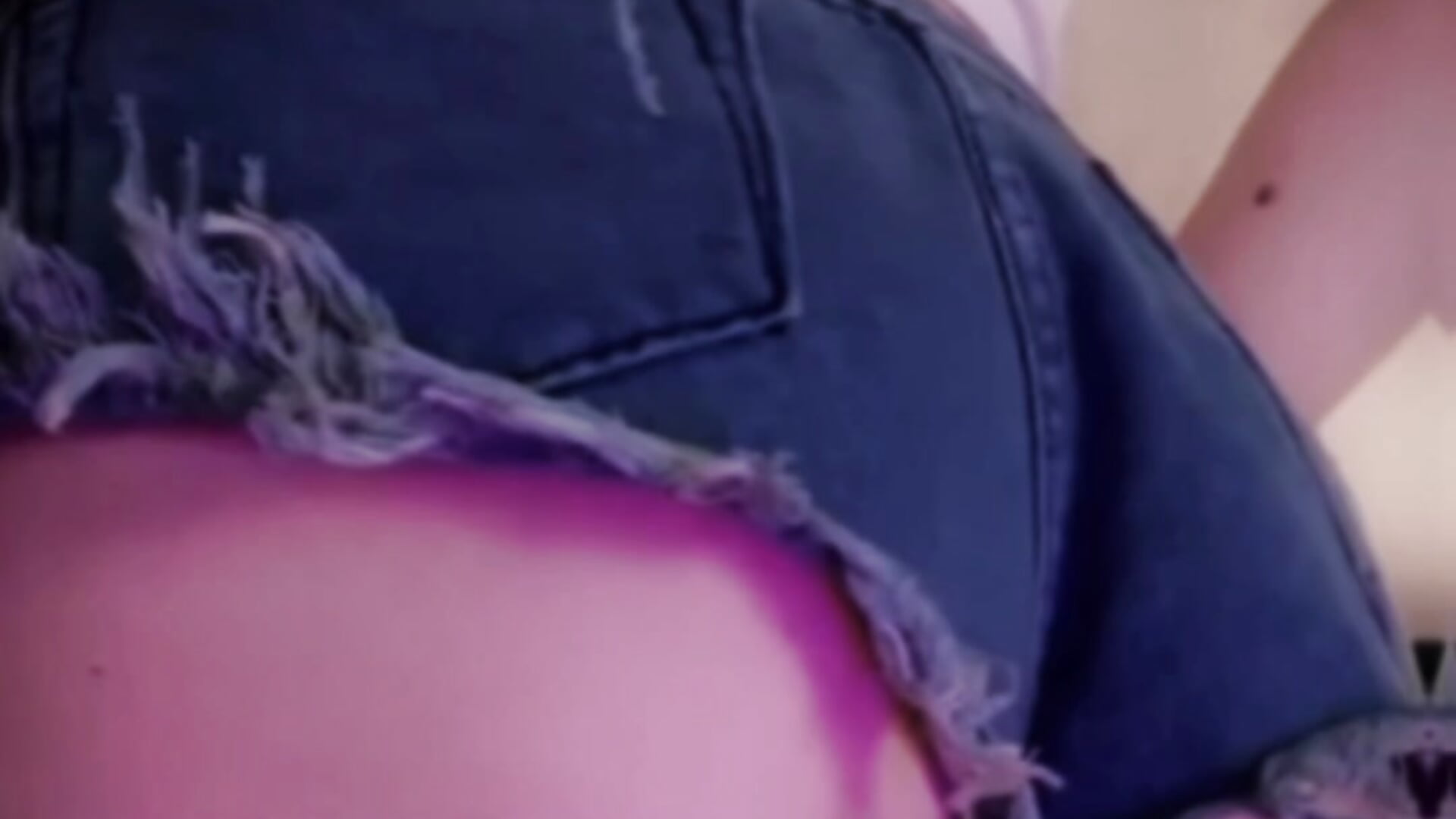 Teasing Teaser from free chat 🍑 - video van AlissaMilee cam-model