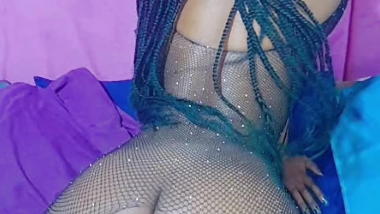 See her ass - video by BustyBmw cam model