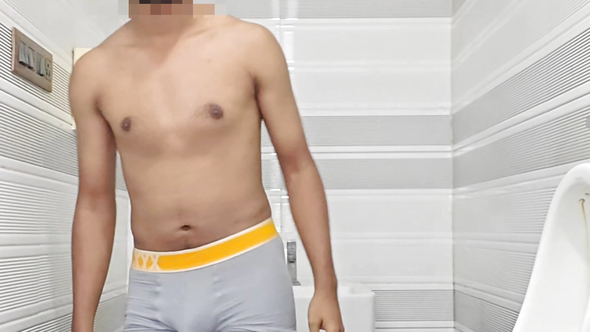 At the office 😅 – video af Darkintrovert cam-model